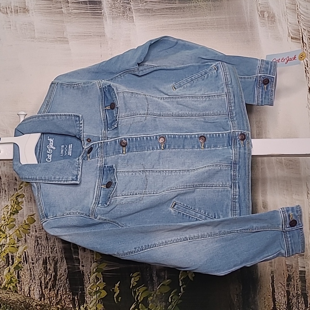 New with tags! Cat & Jack Girls Large blue jean denim jacket